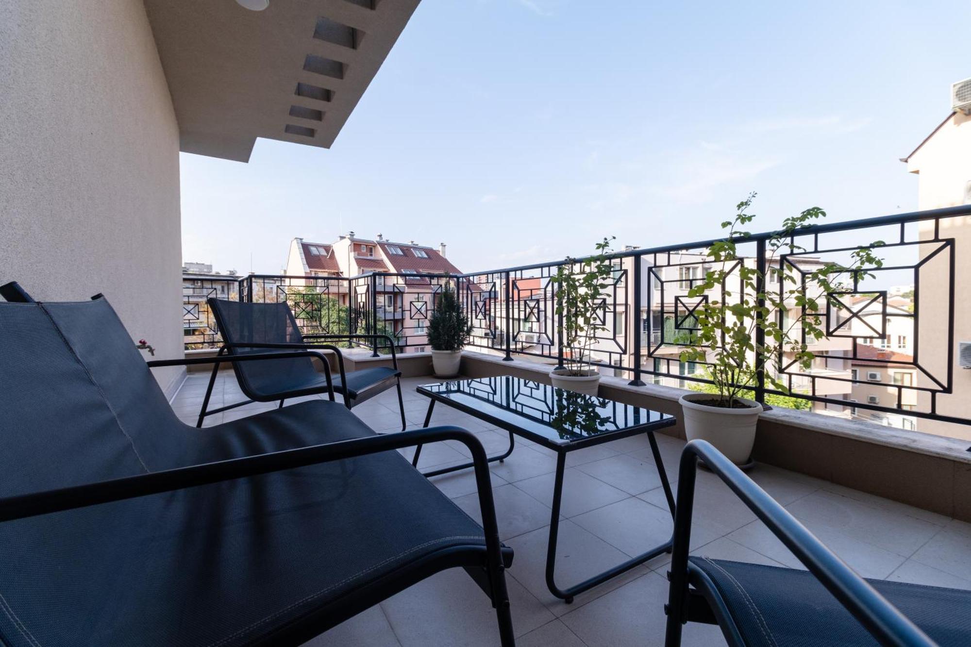 1-Bedroom Apartment With Free Private Parking Пловдив Экстерьер фото