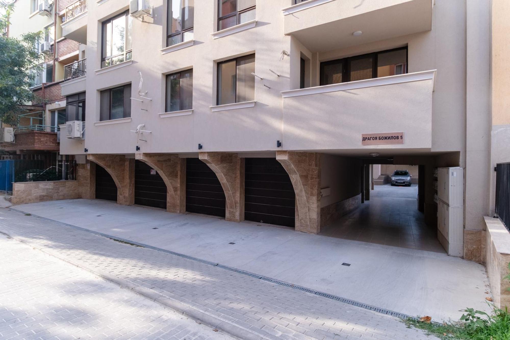 1-Bedroom Apartment With Free Private Parking Пловдив Экстерьер фото